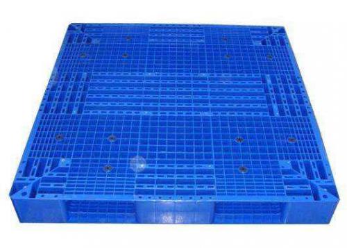 Double sided blow molding tray production process